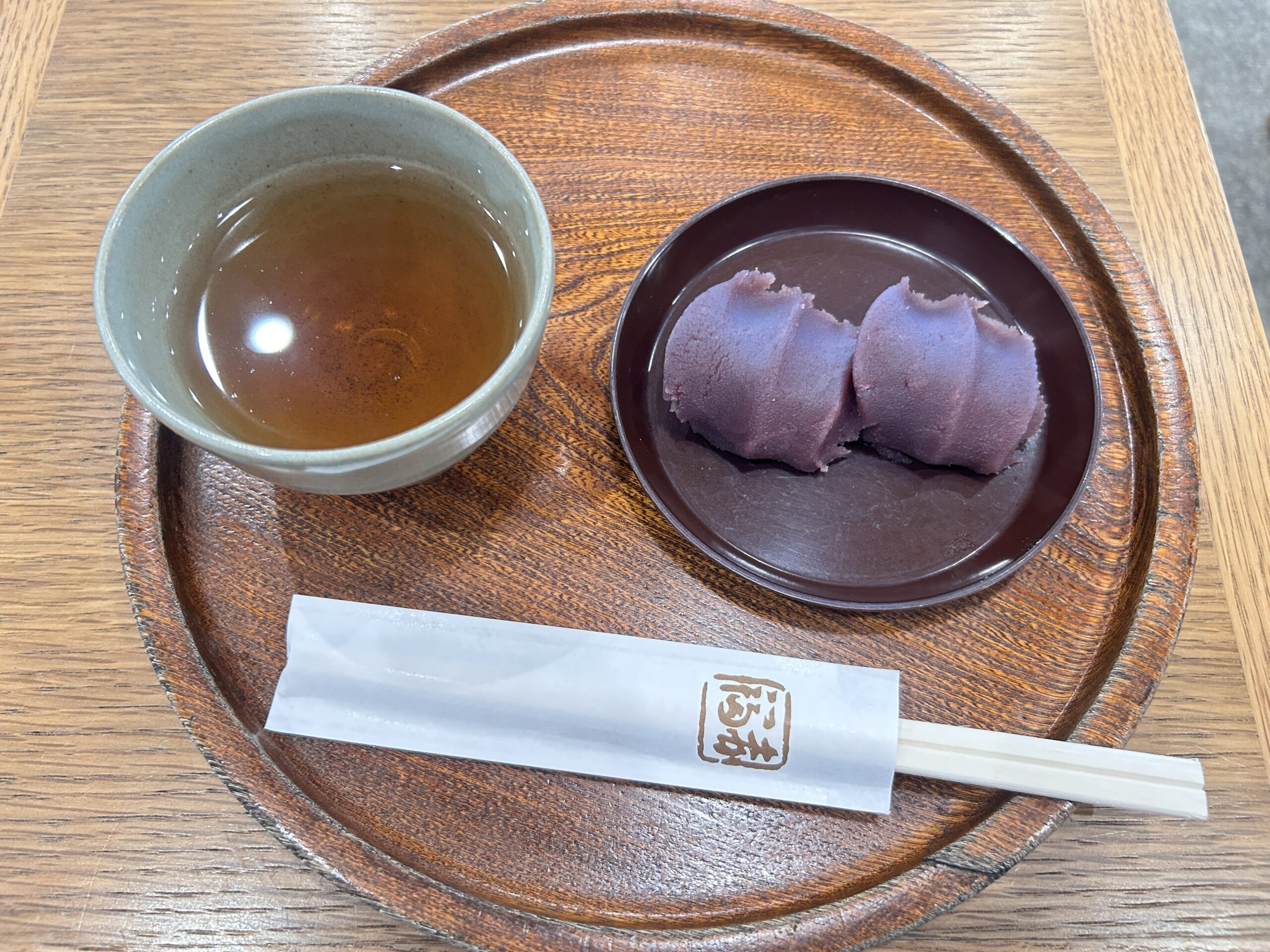 おかげ横丁の赤福とお茶