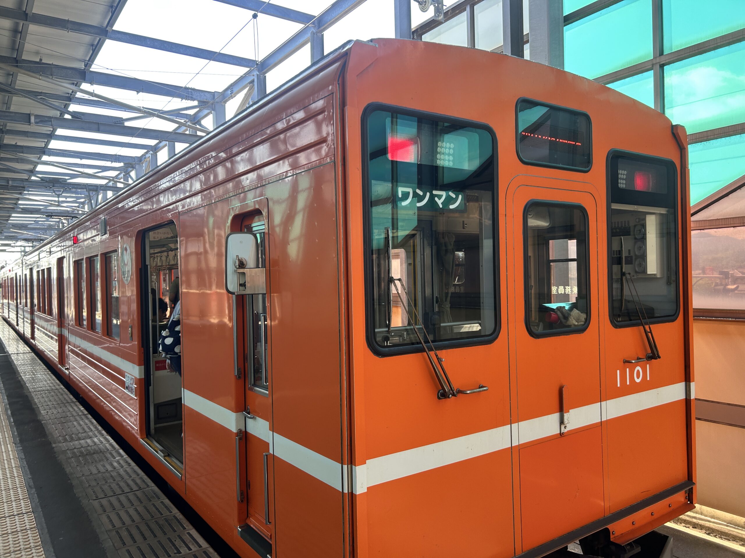 一畑電車のオレンジ色の車両